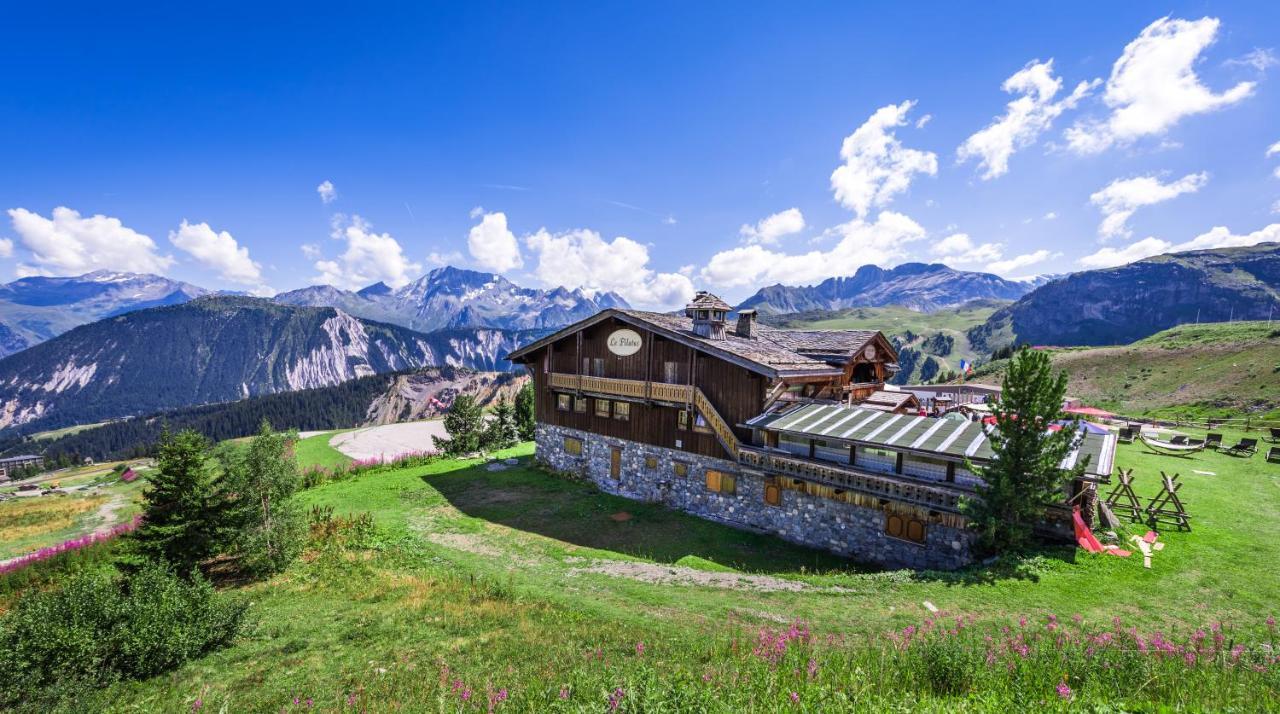 Hotel 3 Etoiles -Restaurant Le Pilatus Courchevel Exteriör bild