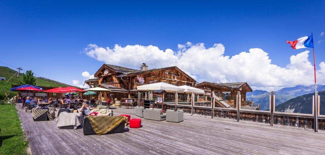 Hotel 3 Etoiles -Restaurant Le Pilatus Courchevel Exteriör bild