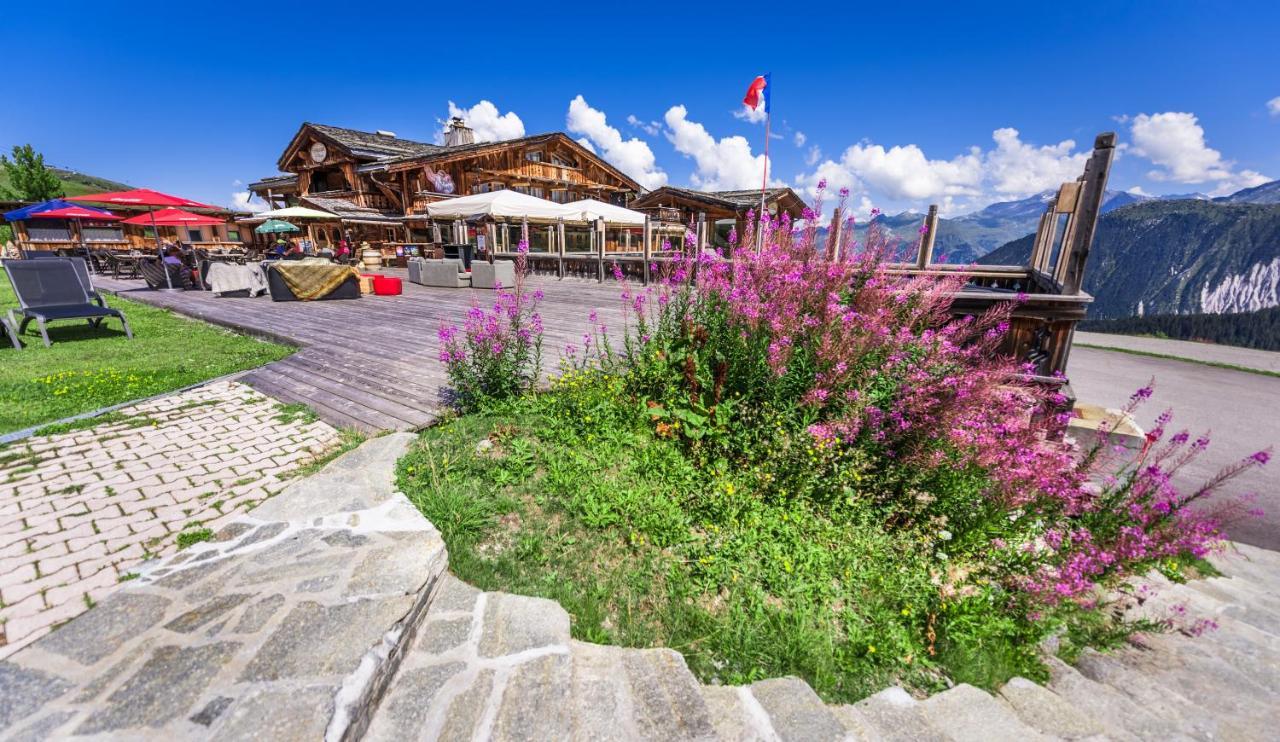 Hotel 3 Etoiles -Restaurant Le Pilatus Courchevel Exteriör bild