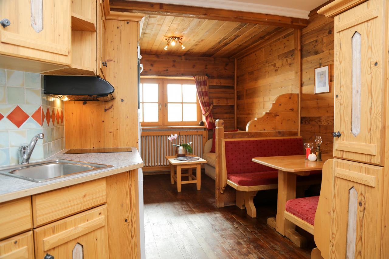 Hotel 3 Etoiles -Restaurant Le Pilatus Courchevel Exteriör bild