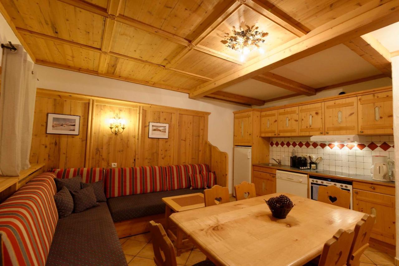 Hotel 3 Etoiles -Restaurant Le Pilatus Courchevel Exteriör bild